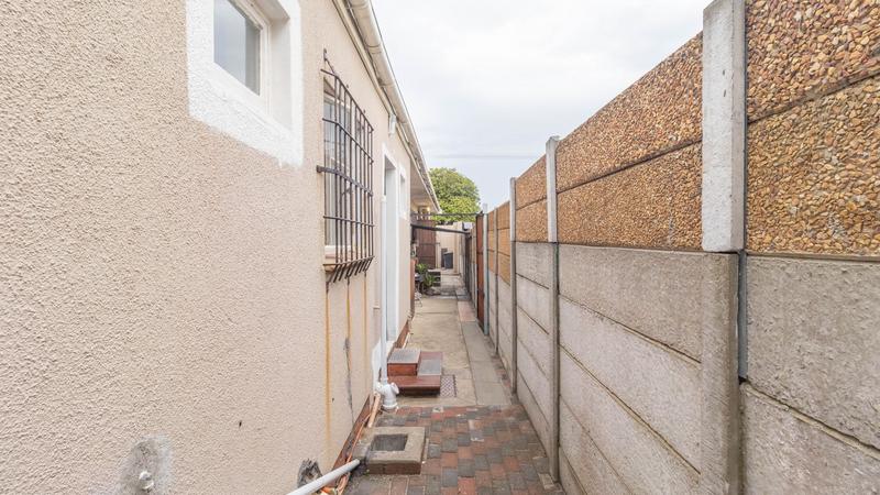 5 Bedroom Property for Sale in De Kuilen Western Cape